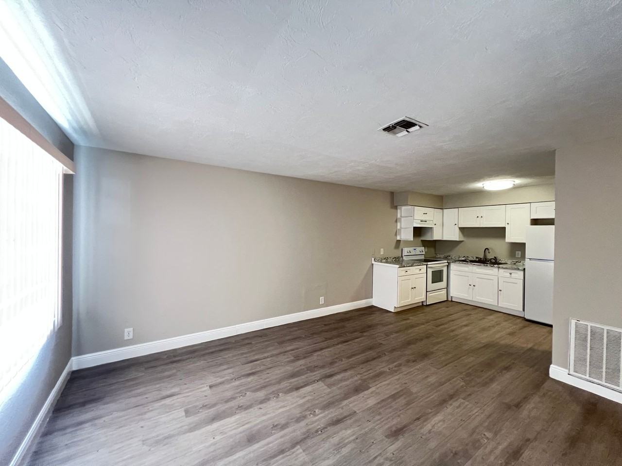 2095 Northwest 43rd Street #B - Photo 5 of 12