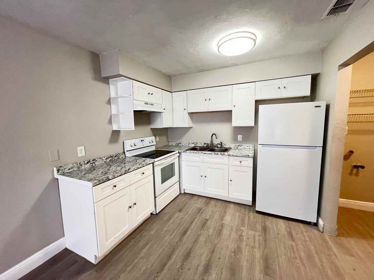 2095 Northwest 43rd Street #B - Photo 6 of 12