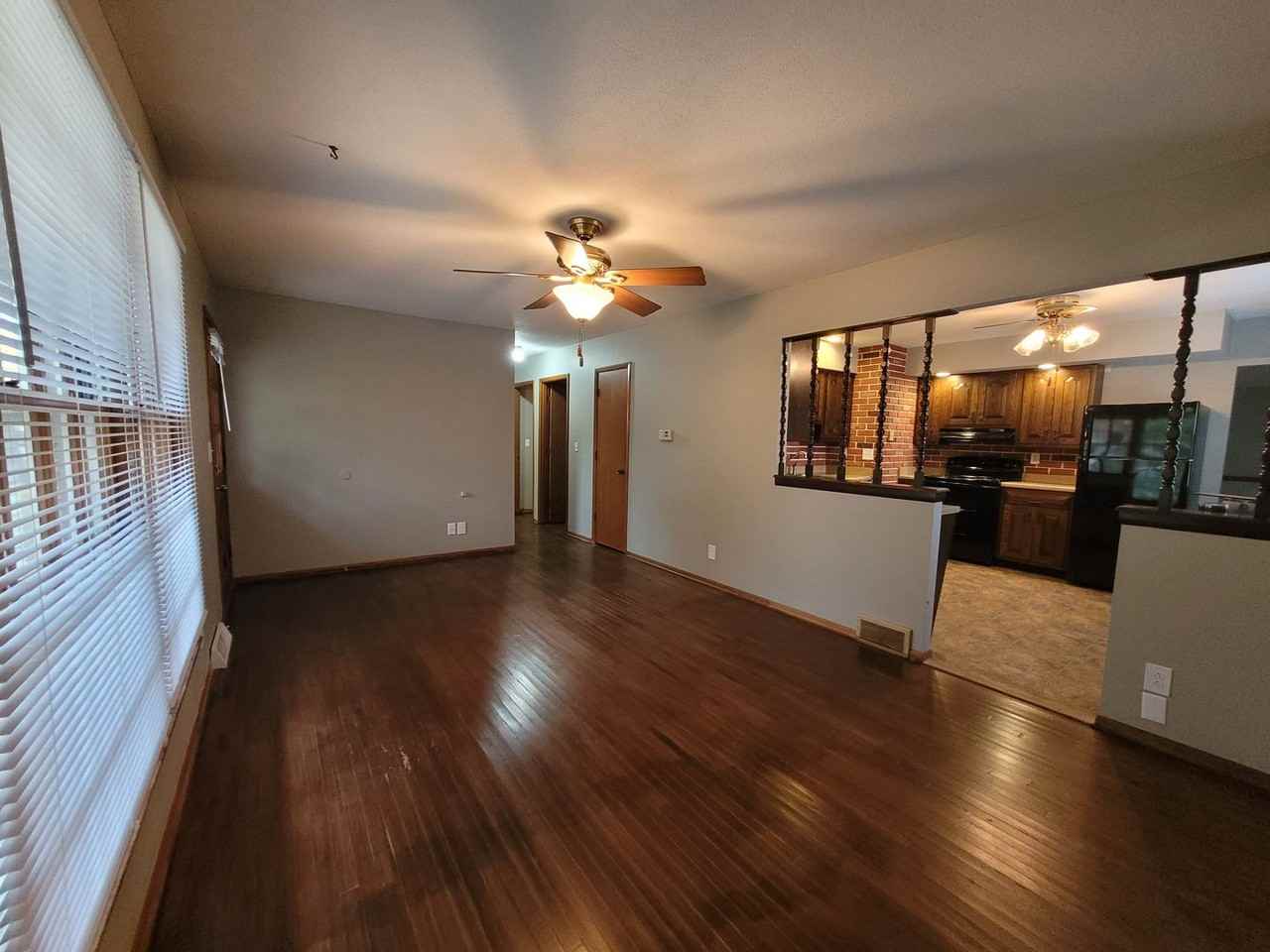 3207 E 41st St - Photo 3 of 20