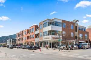 featured image of 361 Robinson St #314
