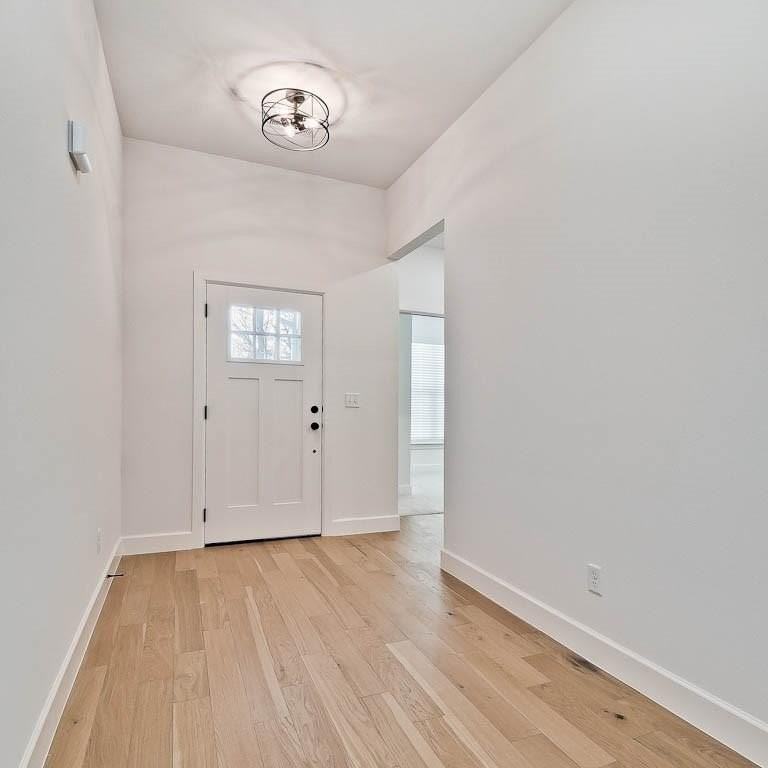 1 Claypole Ln - Photo 2 of 13