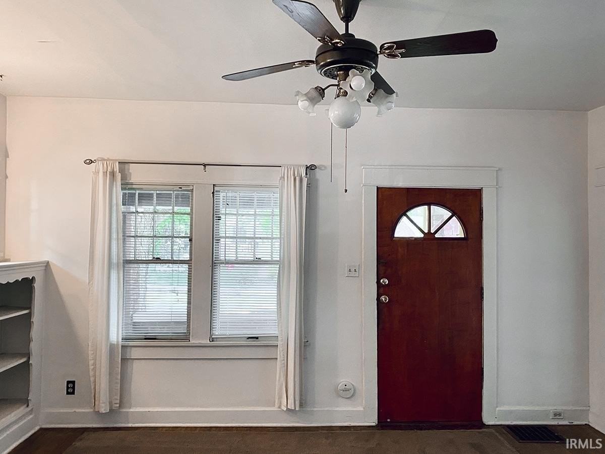 810 N Washington St - Photo 3 of 27