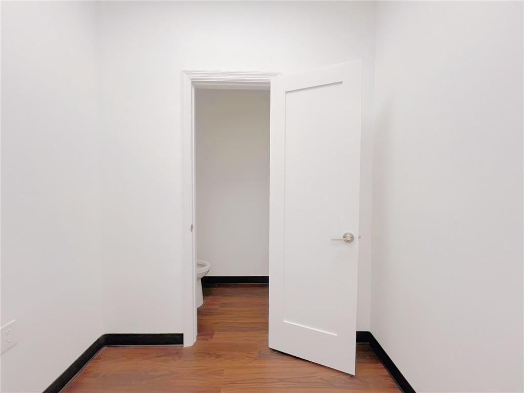 1080 Ovington Ave - Photo 4 of 13