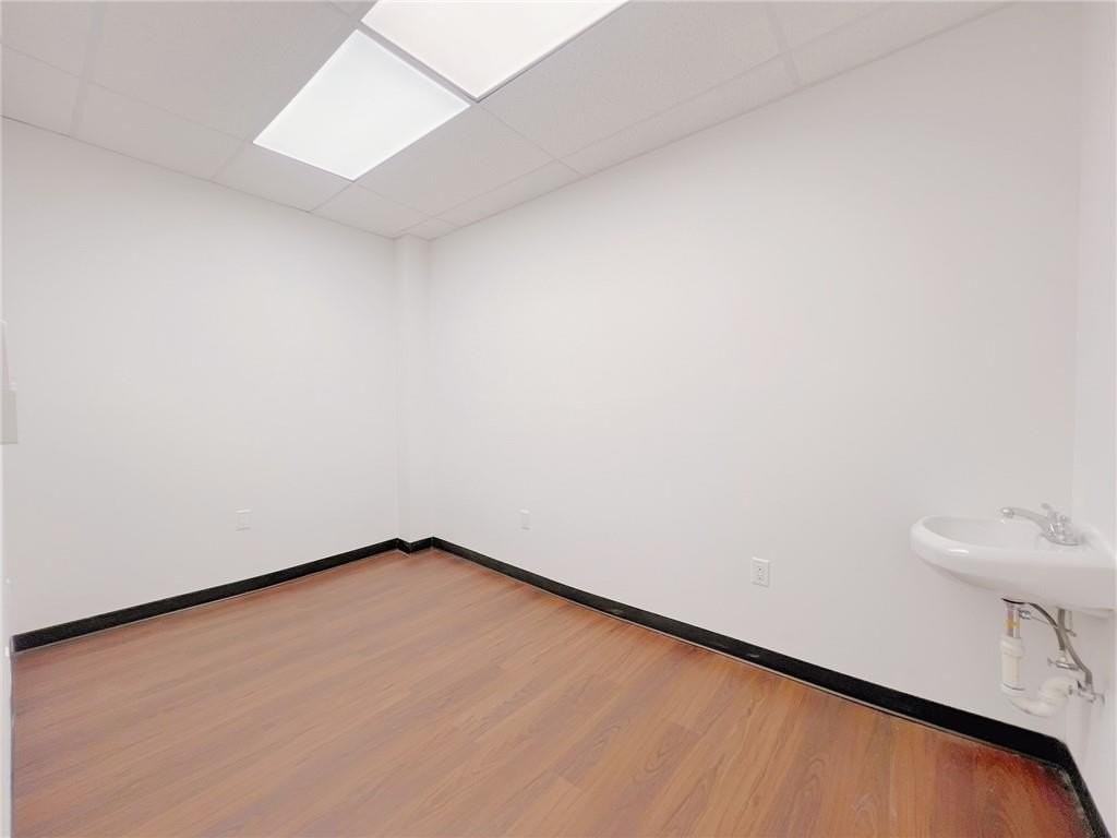 1080 Ovington Ave - Photo 5 of 13