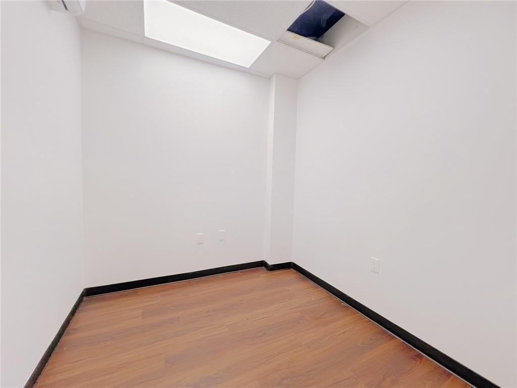 1080 Ovington Ave - Photo 6 of 13