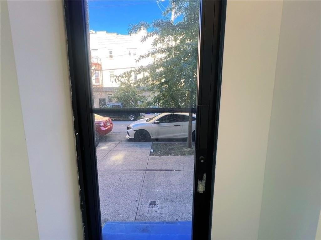 1080 Ovington Ave - Photo 7 of 13