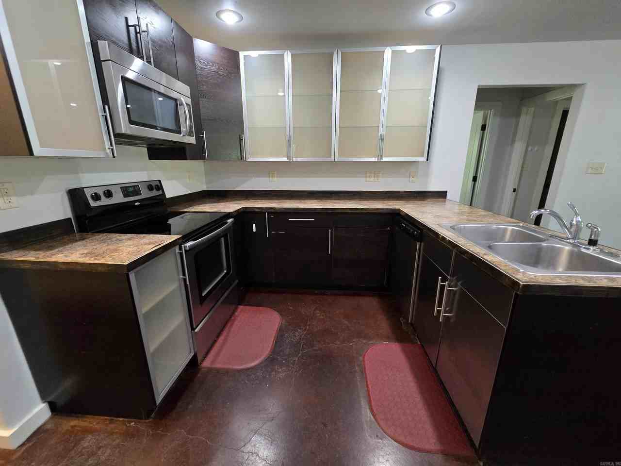 110 SE 2nd Unit 2 Street - Photo 3 of 9