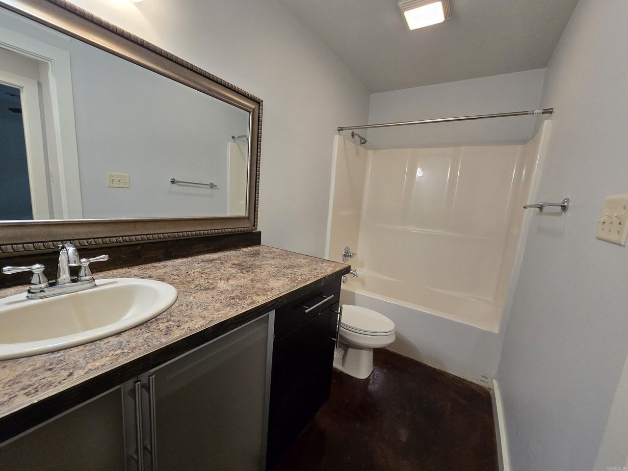 110 SE 2nd Unit 2 Street - Photo 6 of 9