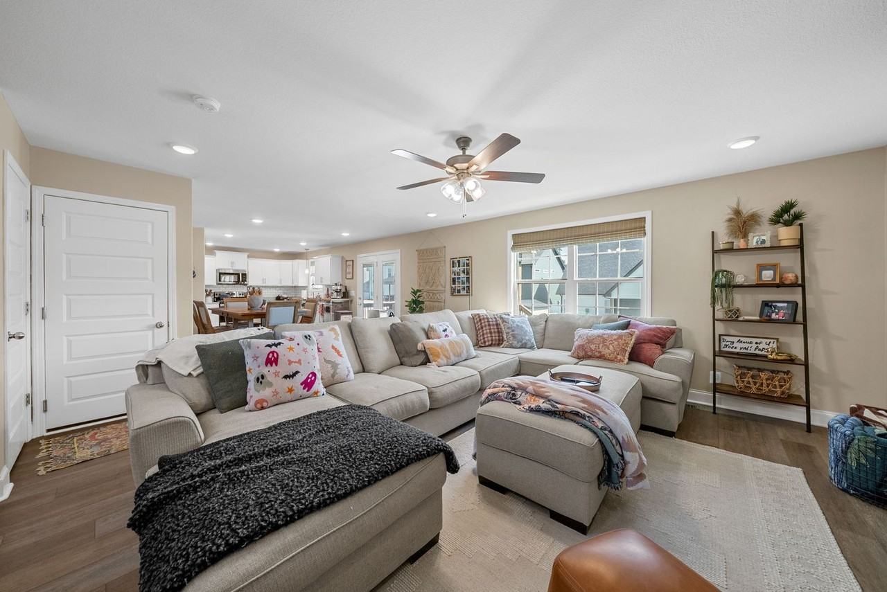 1688 Heritage Drive - Photo 7 of 31