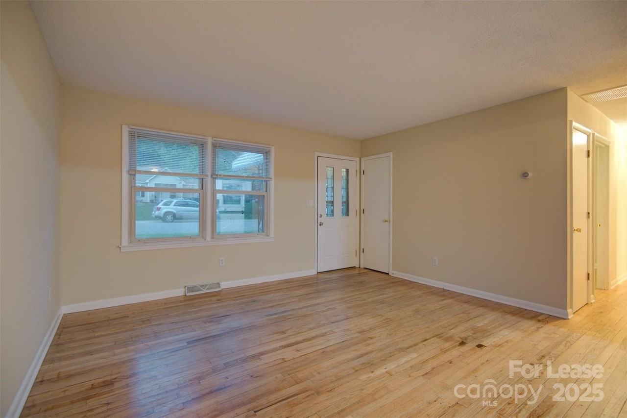 421 East Mclelland Avenue - Photo 2 of 27