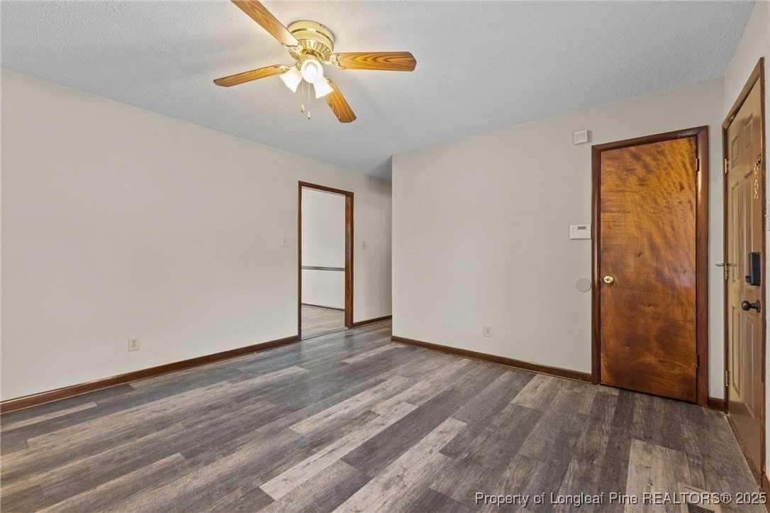 6673 Vaughn Rd - Photo 5 of 34