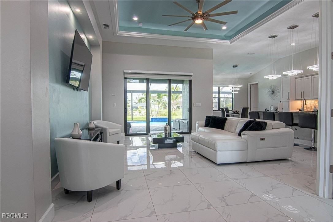 1833 Sw 11th Ter - Photo 2 of 37