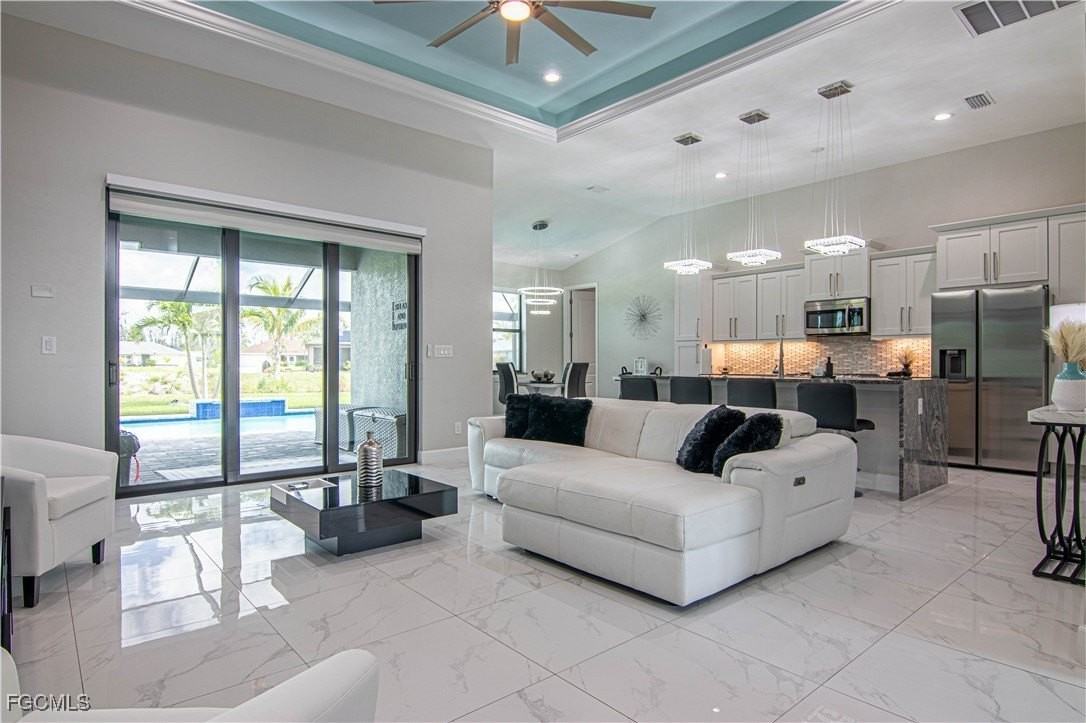 1833 Sw 11th Ter - Photo 3 of 37