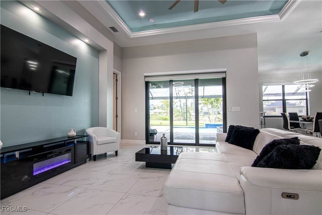 1833 Sw 11th Ter - Photo 4 of 37