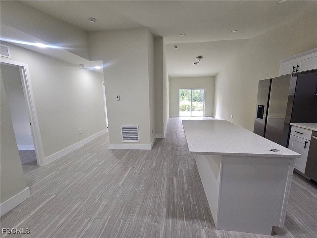 876 Apartment St E - Photo 5 of 25