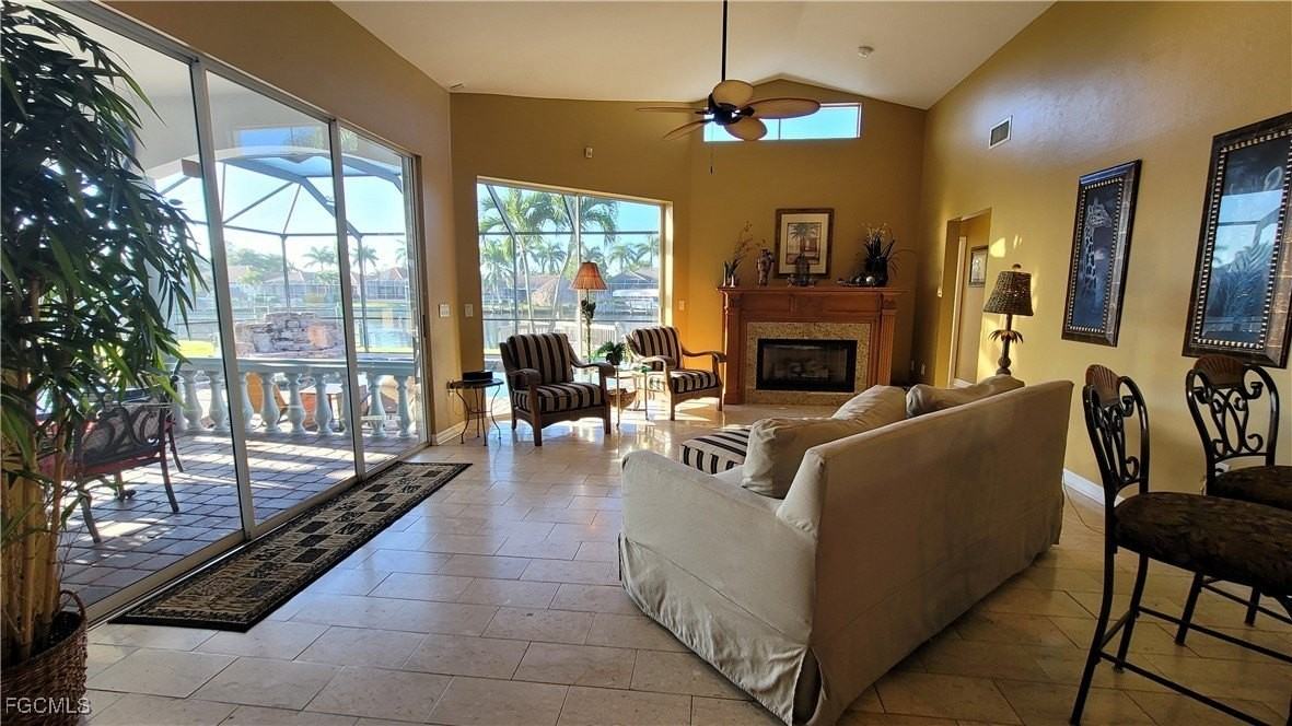 2720 Sw 51st St - Photo 6 of 28