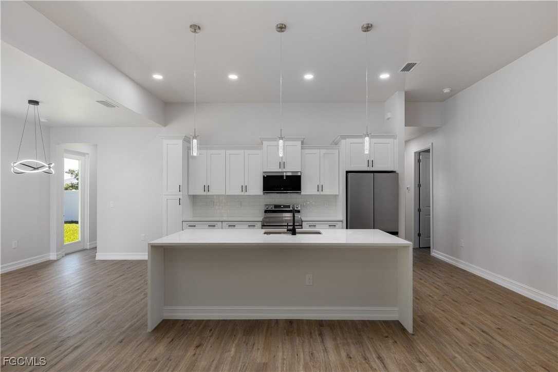 521 Nw 5th St - Photo 3 of 18