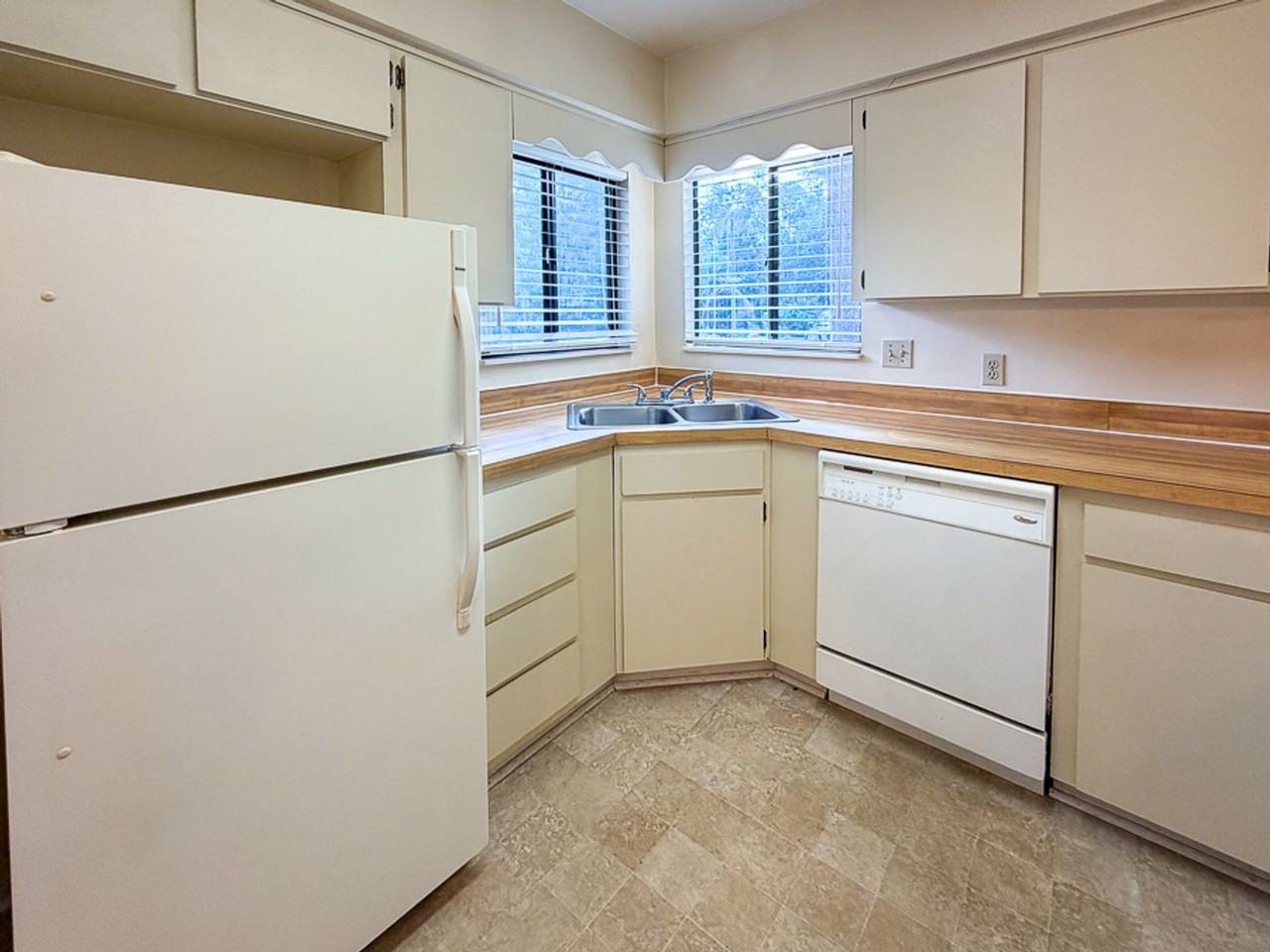 4190 Nw 85th Pl - Photo 3 of 28