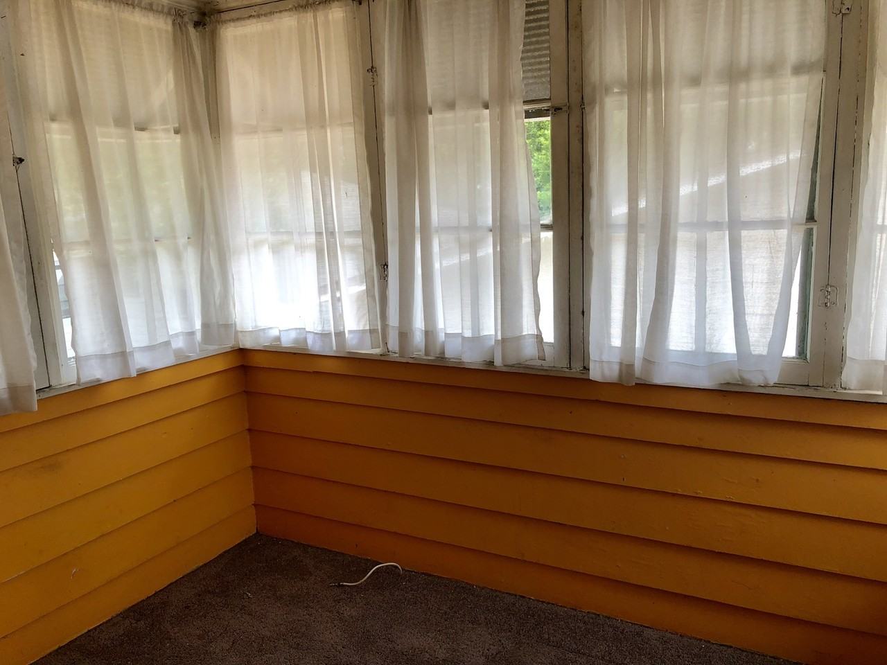 1435 15th Street North - Photo 6 of 9