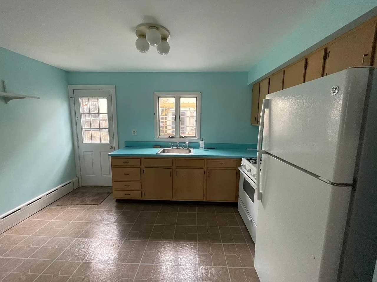 807 Greenwich St - Photo 4 of 15