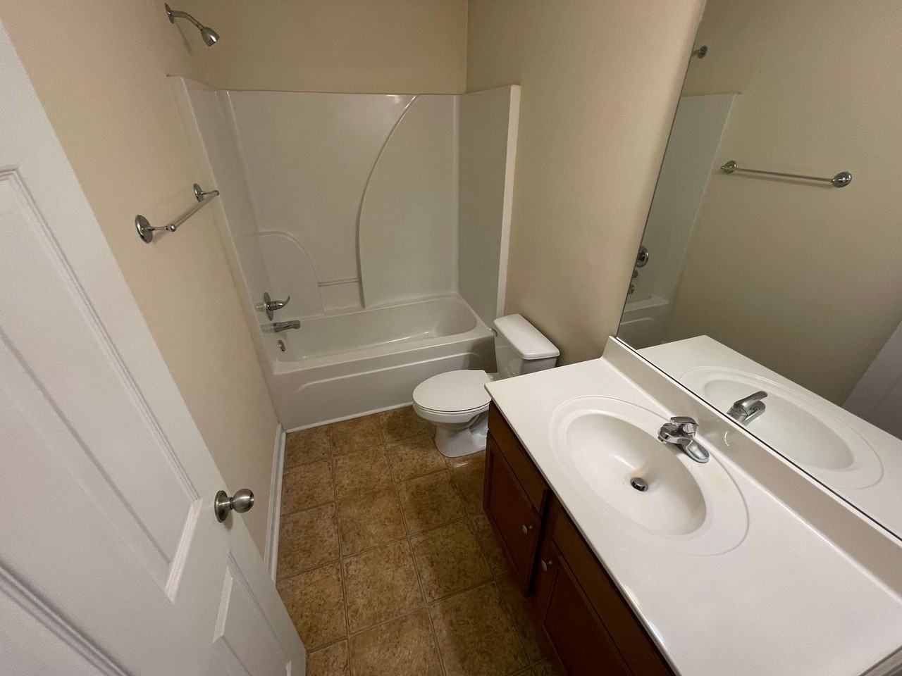 400 Lake St - Photo 5 of 15