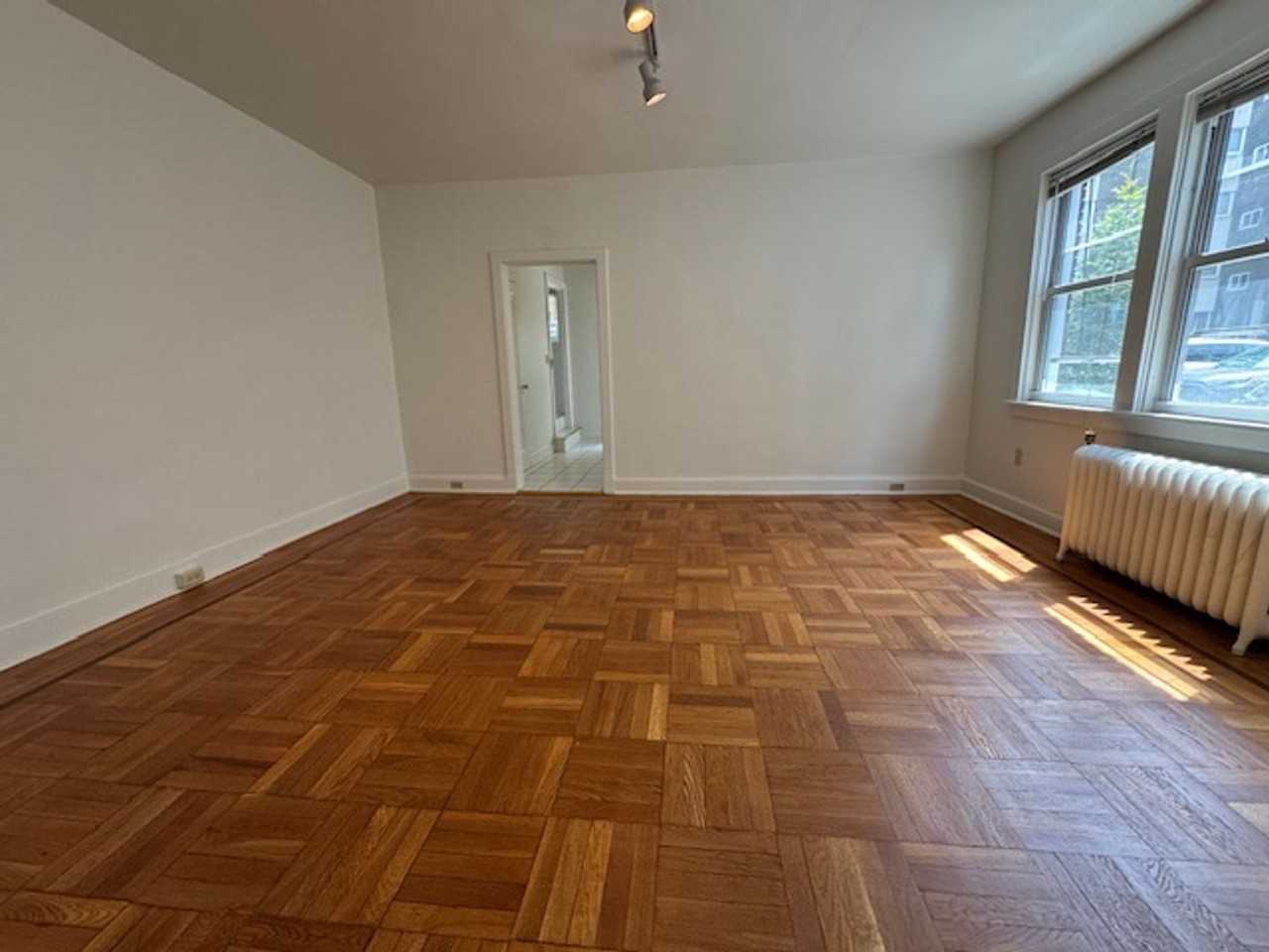 2015 Wightman St - Photo 5 of 25