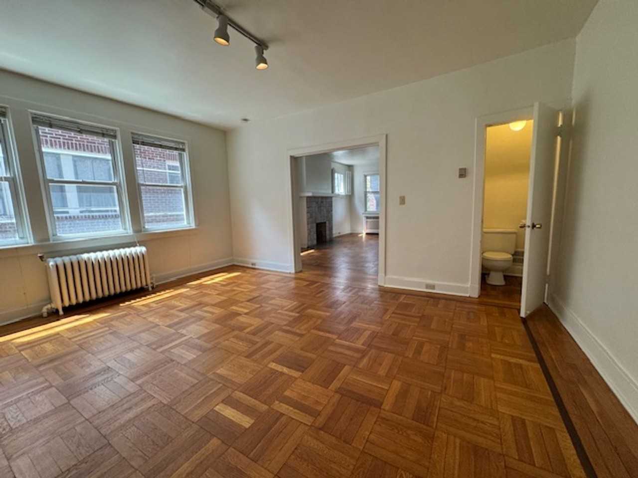 2015 Wightman St - Photo 7 of 25