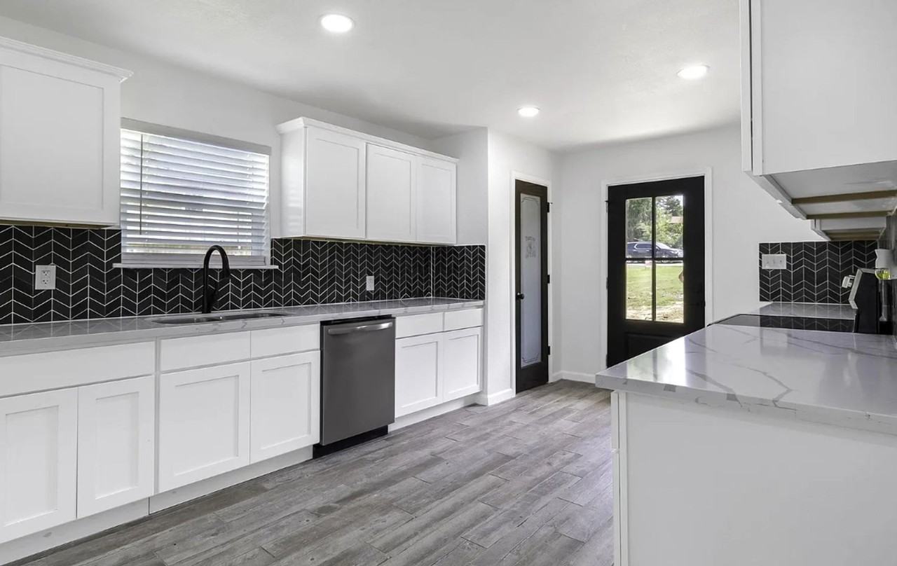 810 W Cattle Dr - Photo 3 of 18