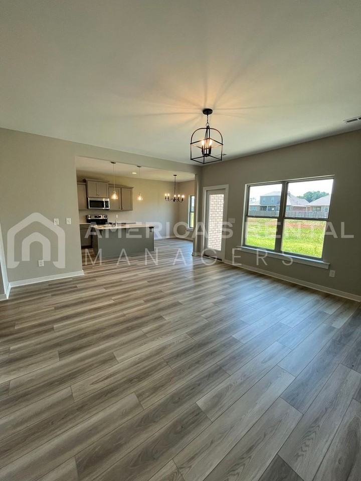 236 John Harold Dr - Photo 7 of 32