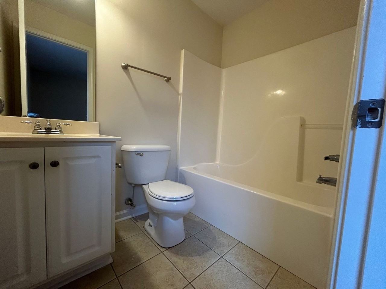 170 Jonas Ave - Photo 7 of 16