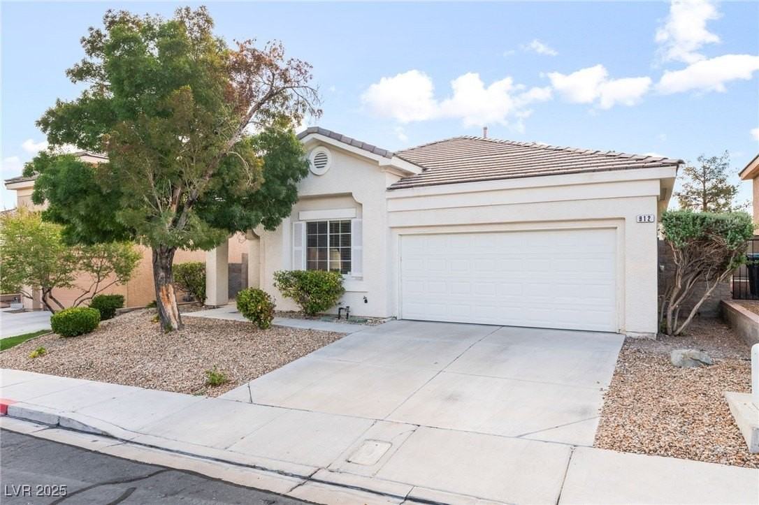 912 Siena Hills Ln - Photo 2 of 19