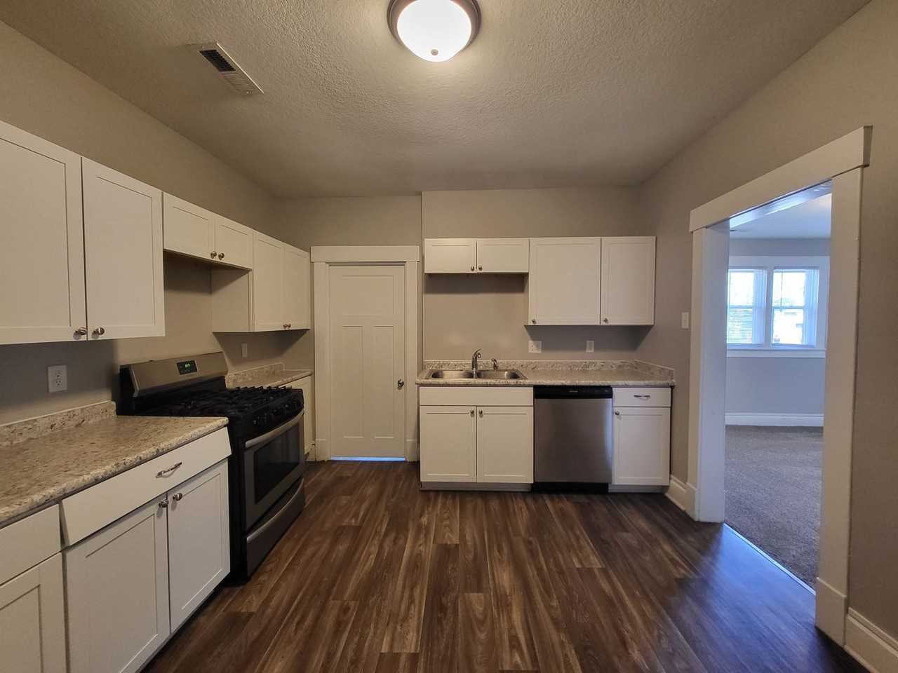 1364 Idaho St - Photo 2 of 20