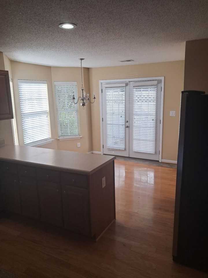 6337 Bermuda Way - Photo 4 of 9