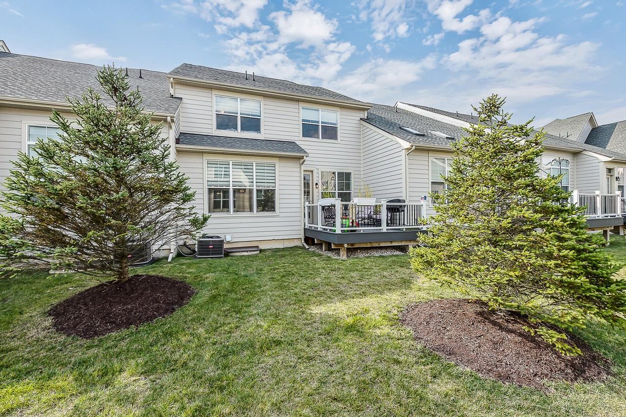 3075 N Spurway Dr - Photo 3 of 50