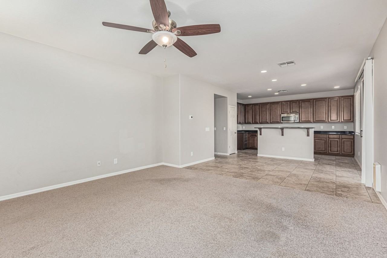 27511 N 54th Ln - Photo 7 of 38