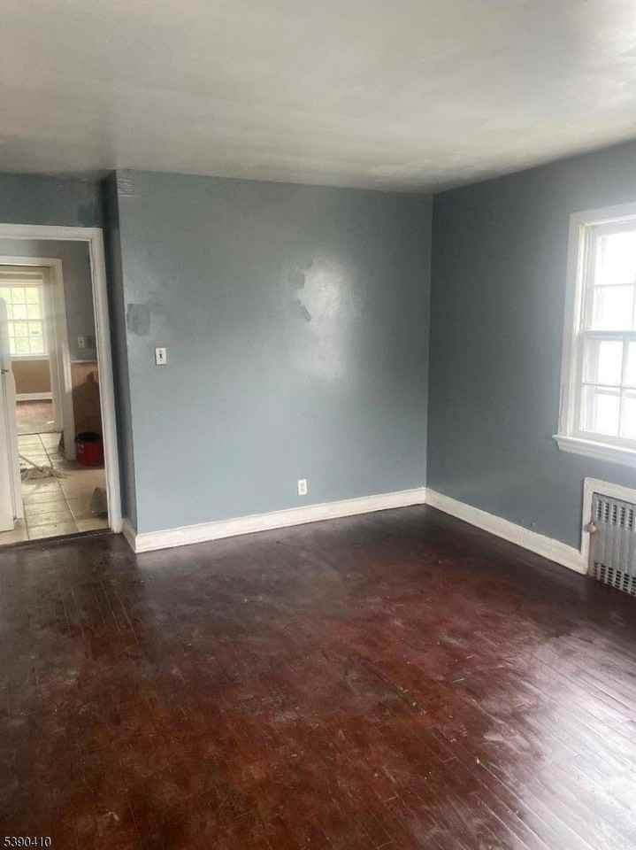 8 Mcgotty Pl #2 - Photo 3 of 7