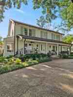 featured image of 3147 E Lakeshore Dr