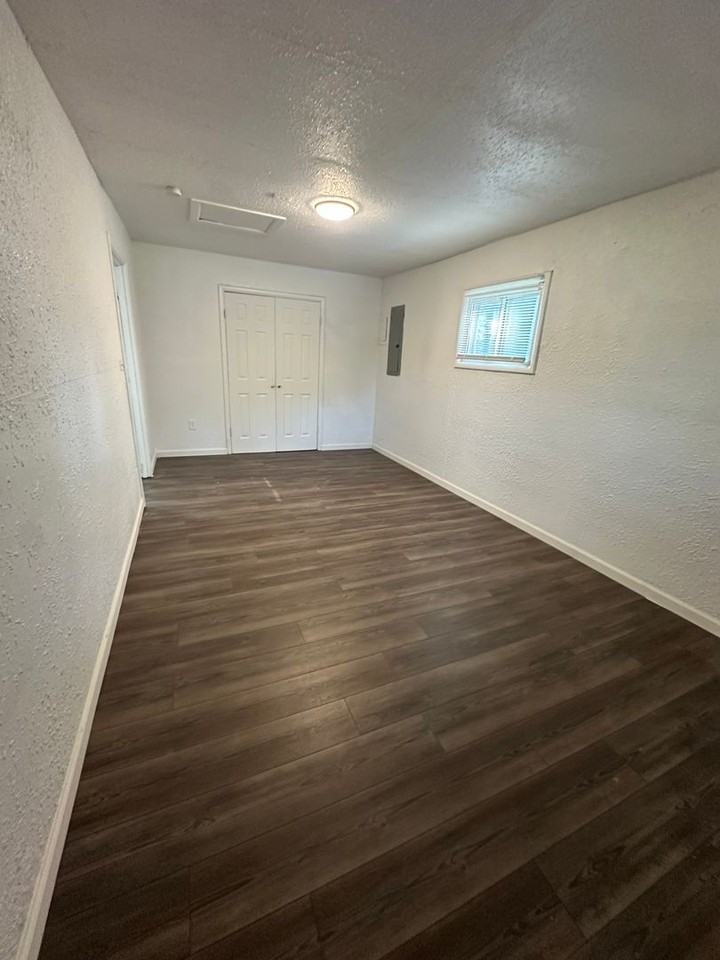 11411 Delmar Cir - Photo 7 of 12