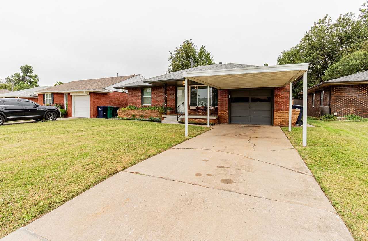 3112 Nw 66th St - Photo 3 of 50