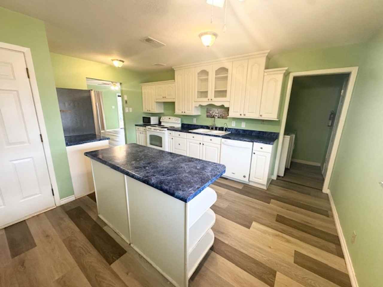 3509 Park Ln - Photo 3 of 12