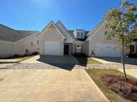 542 Cloverdale Dr - Photo 1 of 1