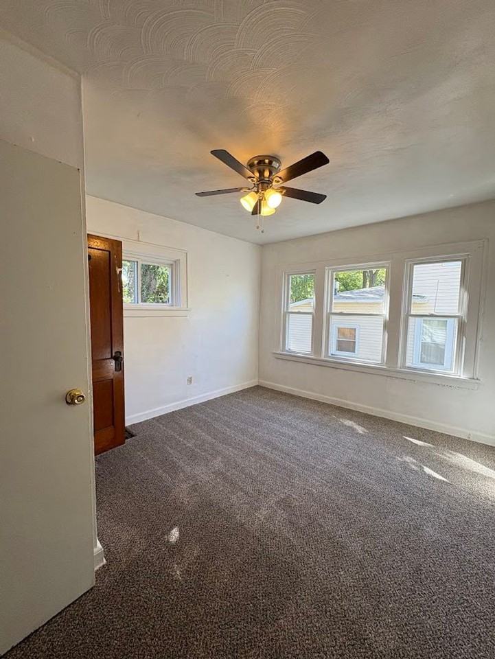 844 Lawton St - Photo 6 of 18