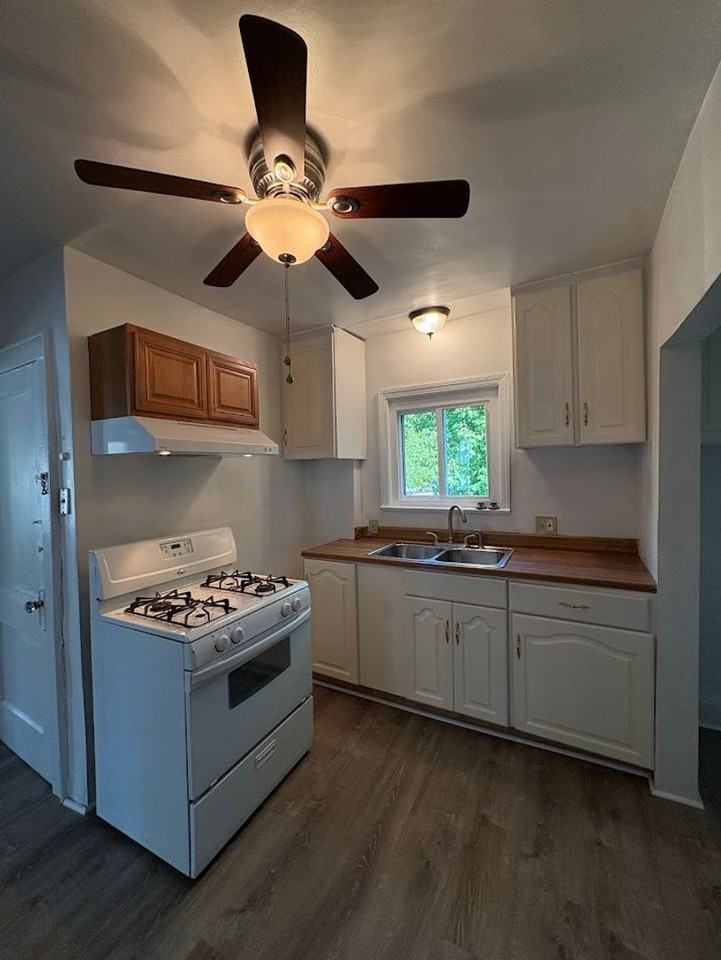 844 Lawton St - Photo 7 of 18