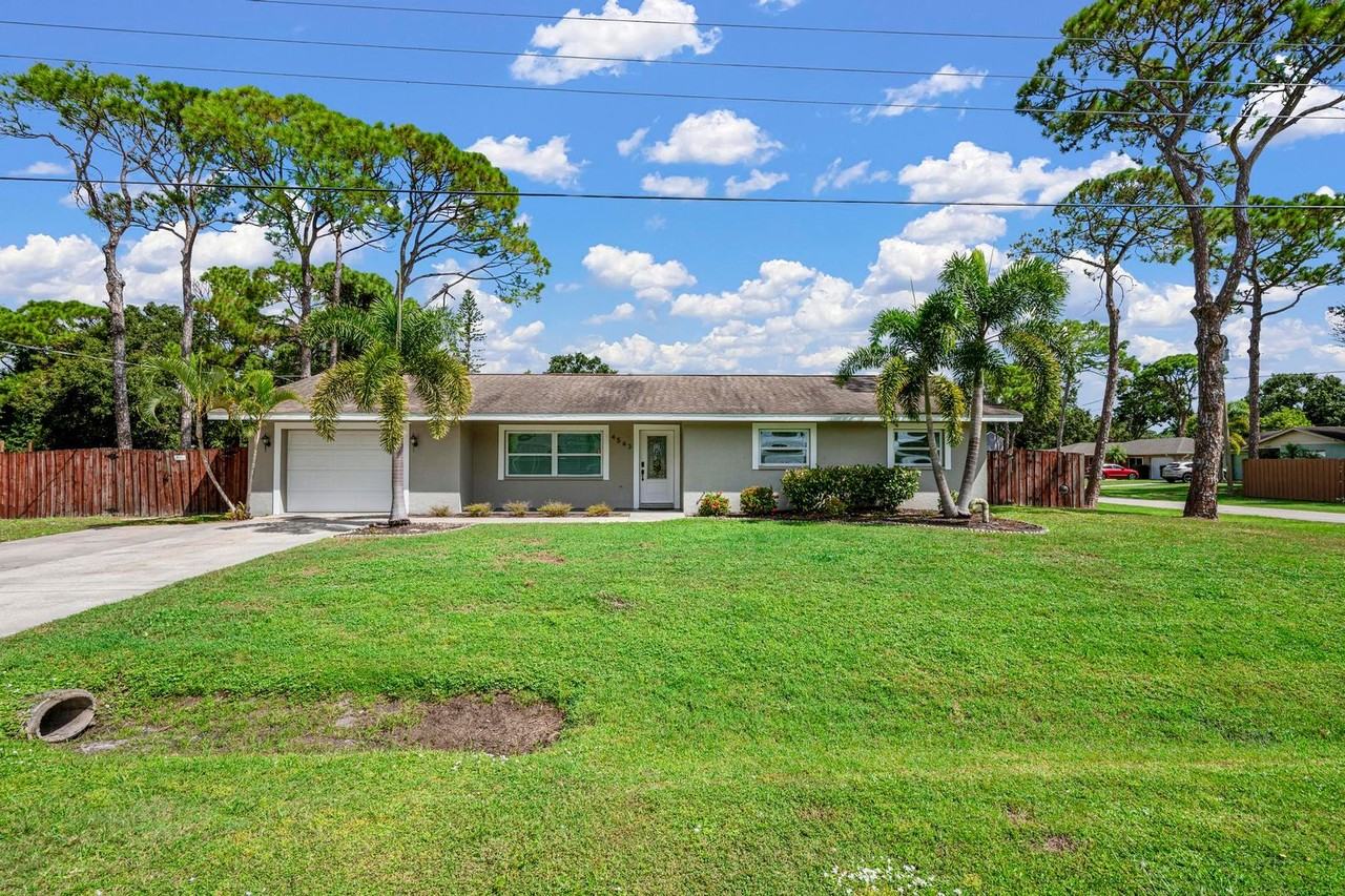 4543 Galway Dr - Photo 2 of 33