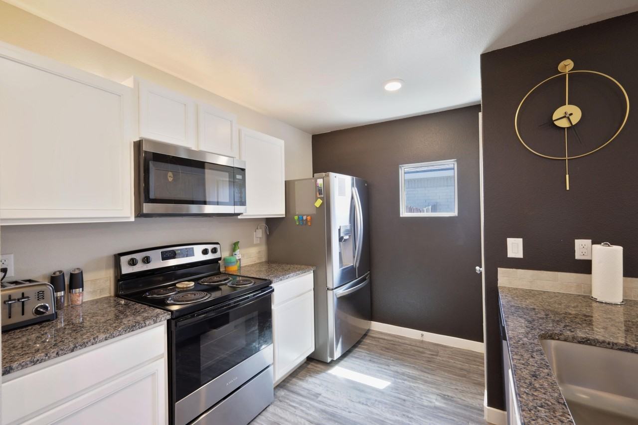 2904 Bryan Ave - Photo 4 of 13