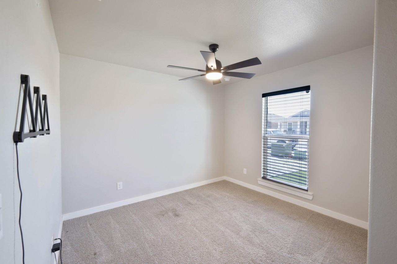 2904 Bryan Ave - Photo 6 of 13