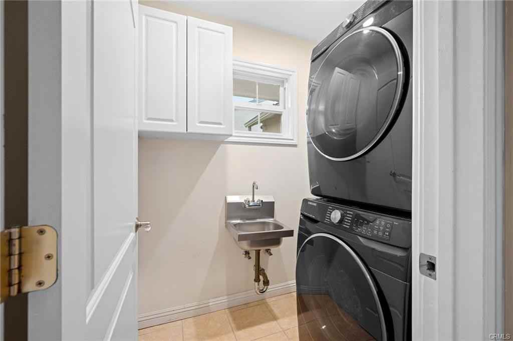 1814 Vickers Dr - Photo 3 of 8