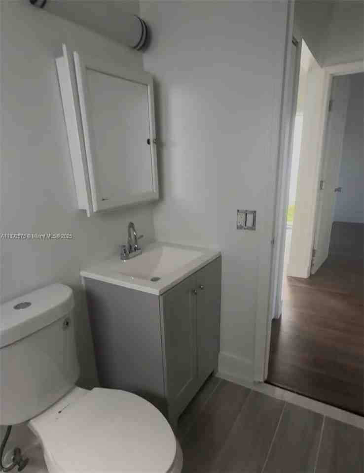 2046 Sw 7th St #1 - Photo 2 of 11