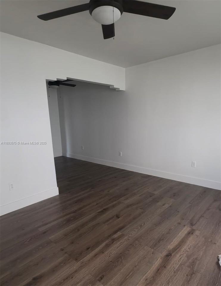 2046 Sw 7th St #1 - Photo 7 of 11