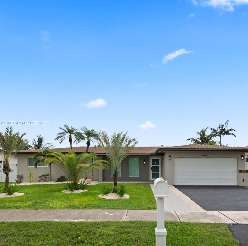 8440 Sw 201st St - Photo 5 of 31